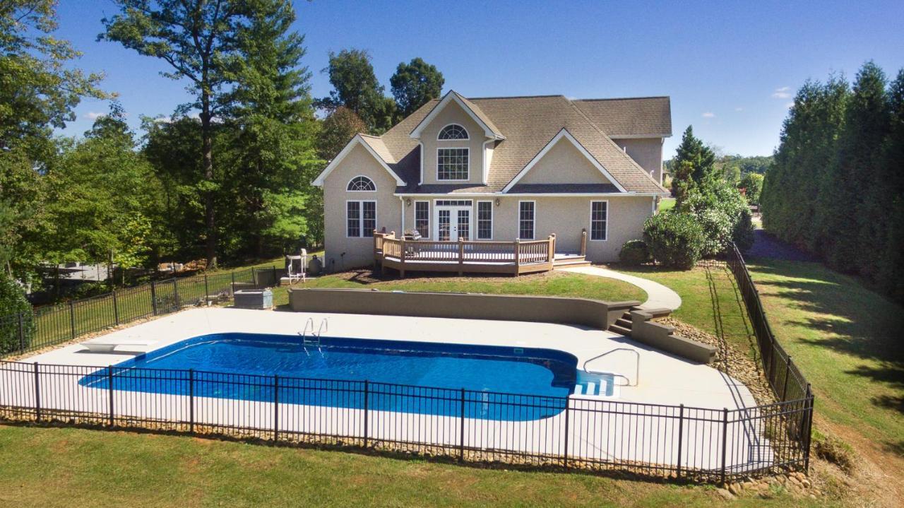 Luxurious House With Pool Near Asheville By Mighty Tree Properties Leicester Екстериор снимка