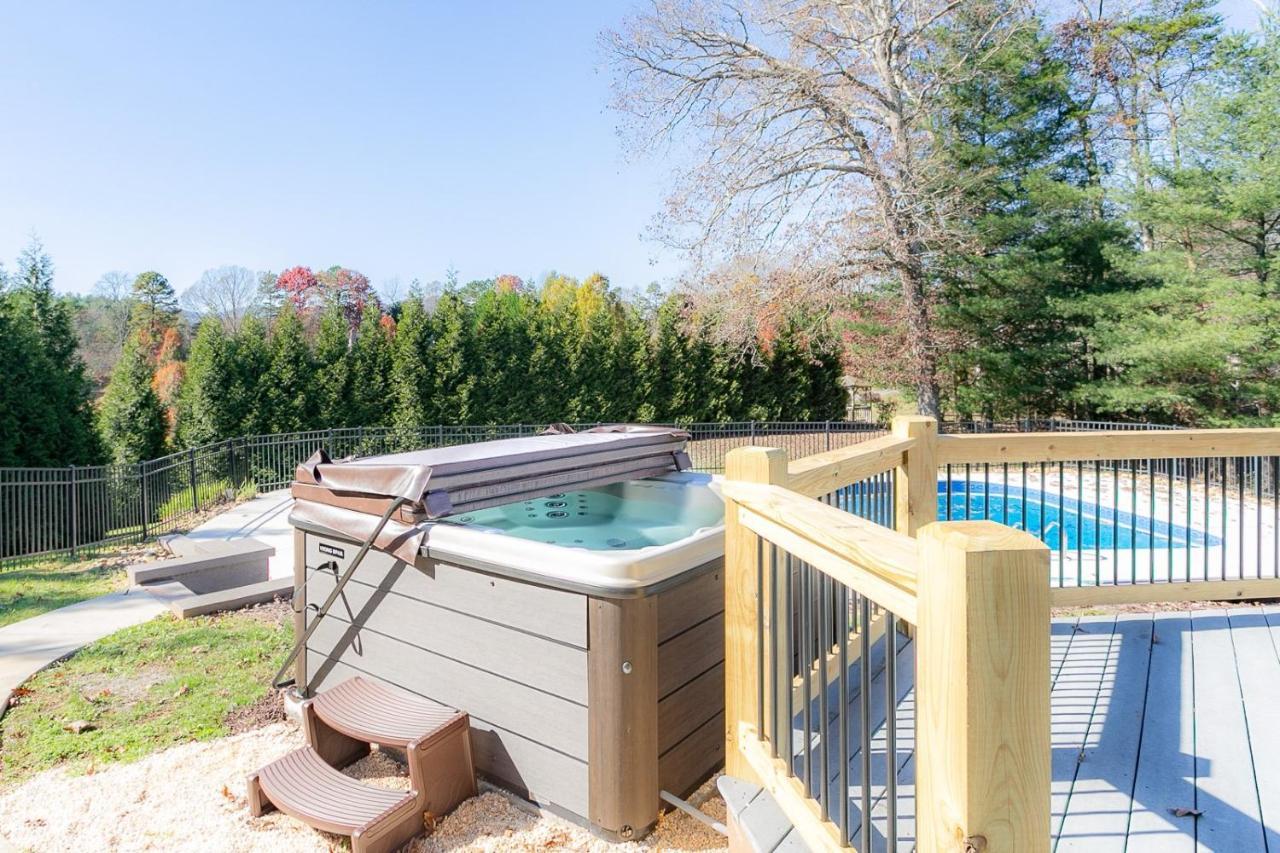 Luxurious House With Pool Near Asheville By Mighty Tree Properties Leicester Екстериор снимка