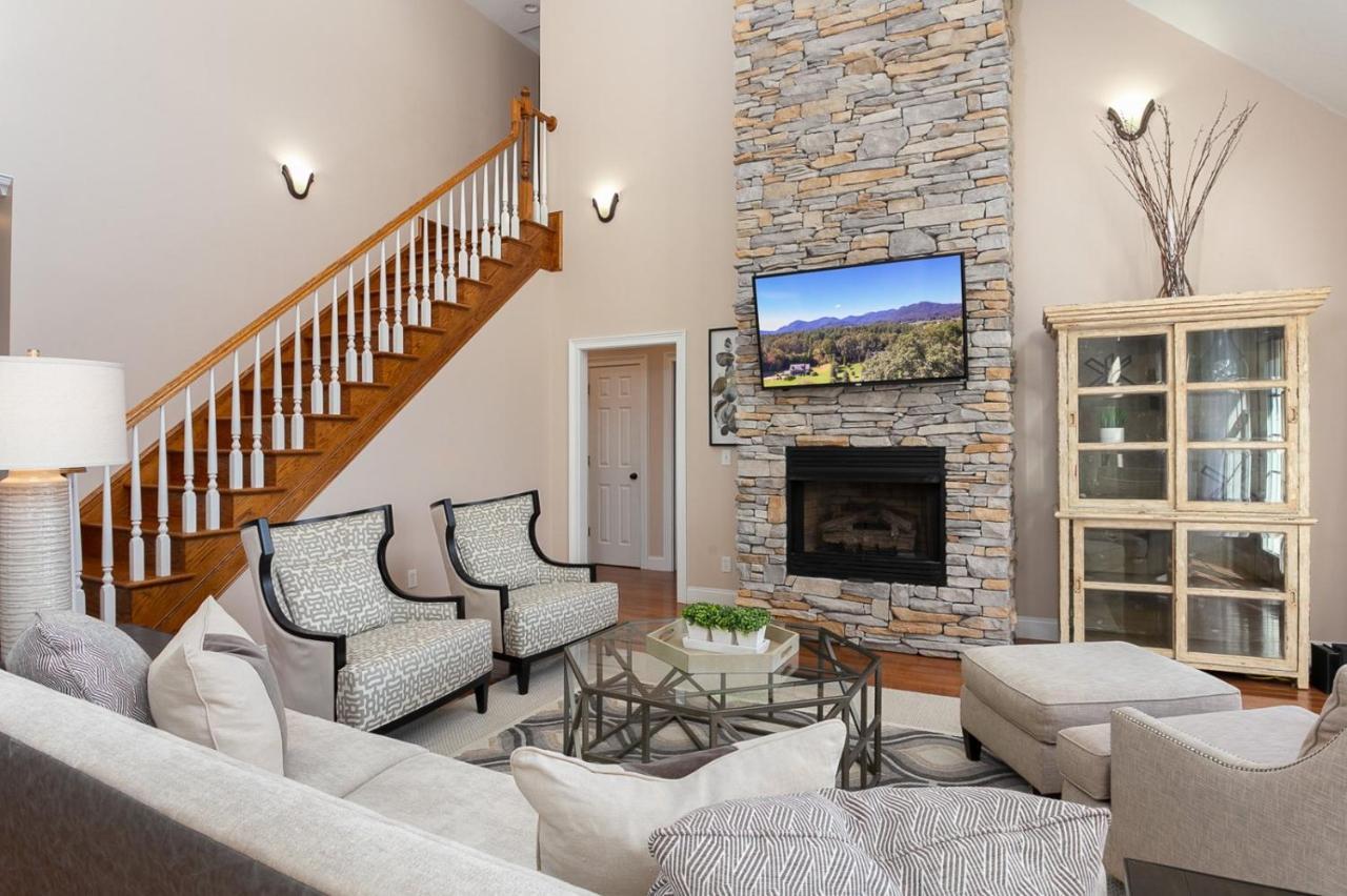 Luxurious House With Pool Near Asheville By Mighty Tree Properties Leicester Екстериор снимка